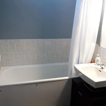 Cosy Avec Acces Direct Aux Pistes A - 4 Personnes, Casier A Skis, Parking Gratuit - Fr-1-602-62 *